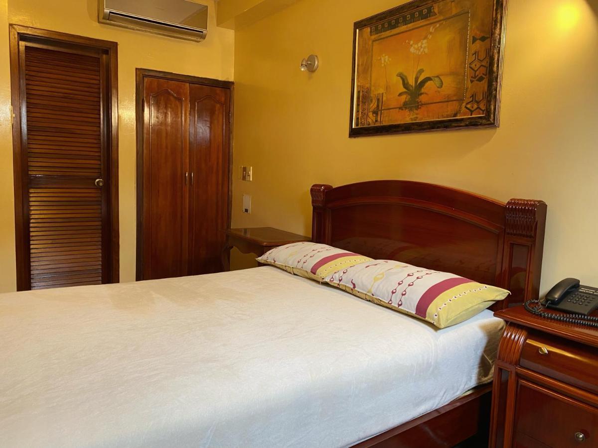 Hostal Montesa Гуаякиль Экстерьер фото