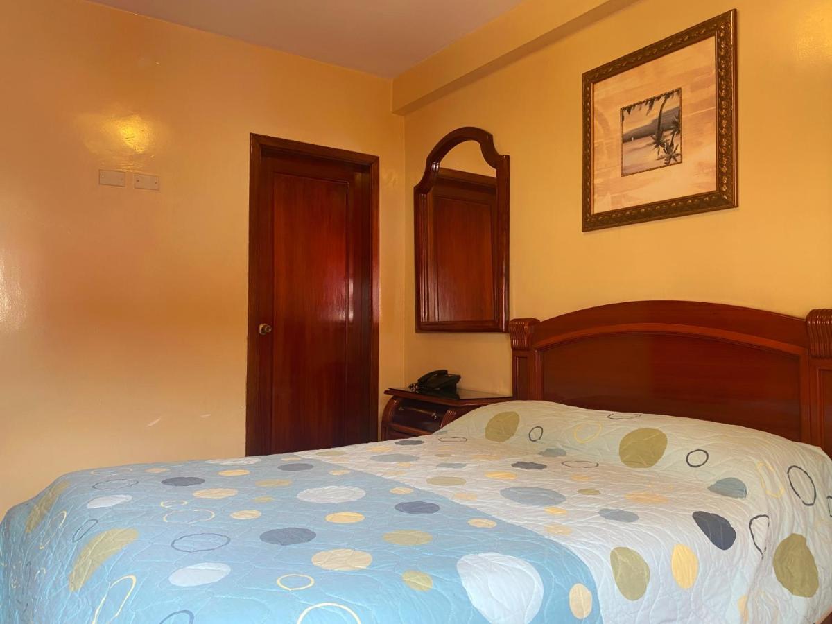 Hostal Montesa Гуаякиль Экстерьер фото